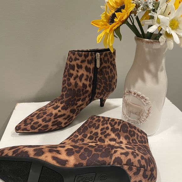 Booties - Picture 3 of 4